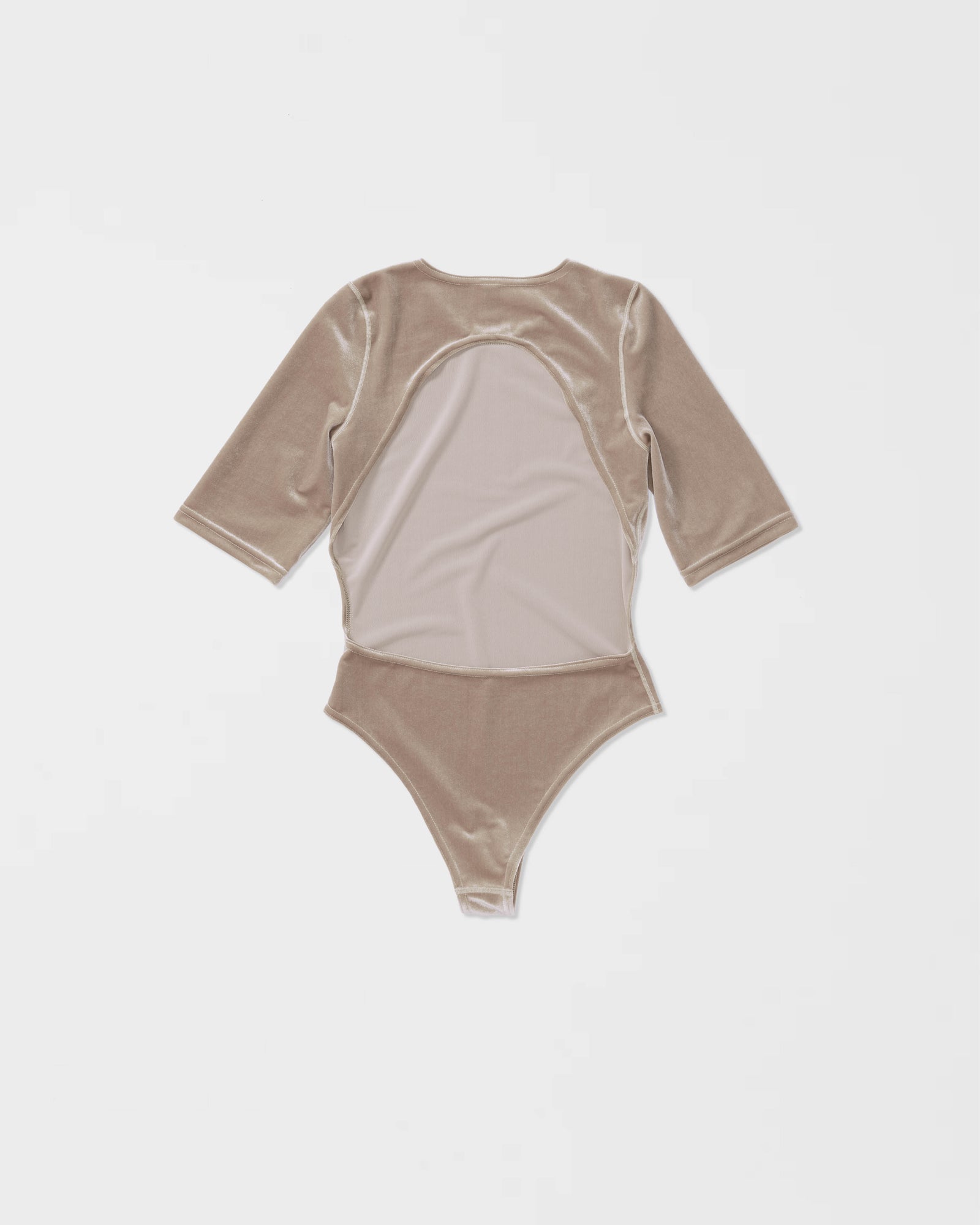 Corps en velours dos nu