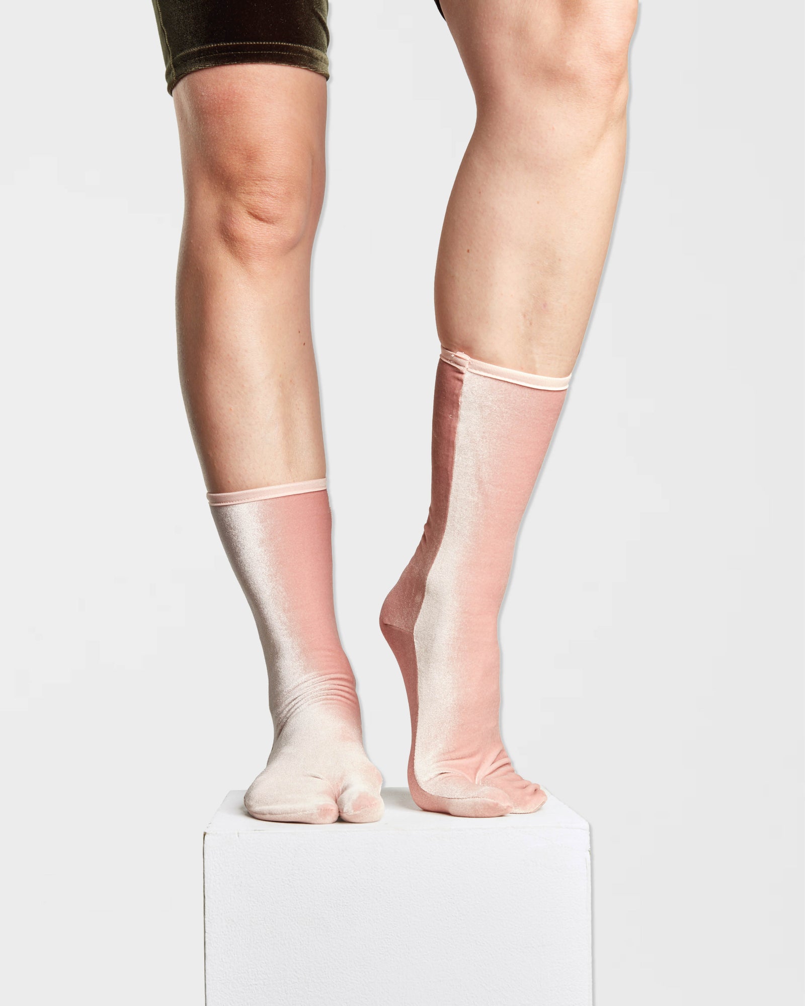 つま先ソックス